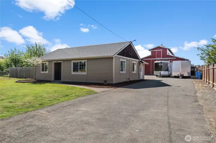 Front driveway into the property
