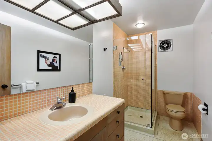 Third bath off the den. Third bath off the den.