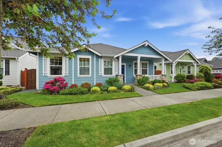 HOA keeps the lawn looking beautiful.