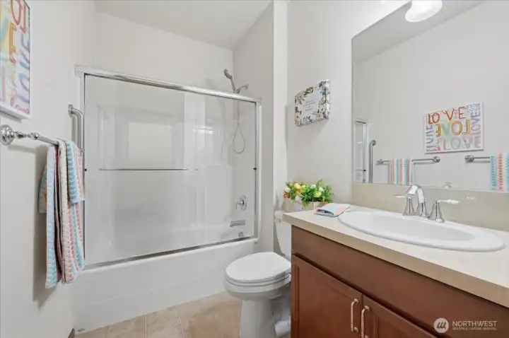 Hall bathroom.
