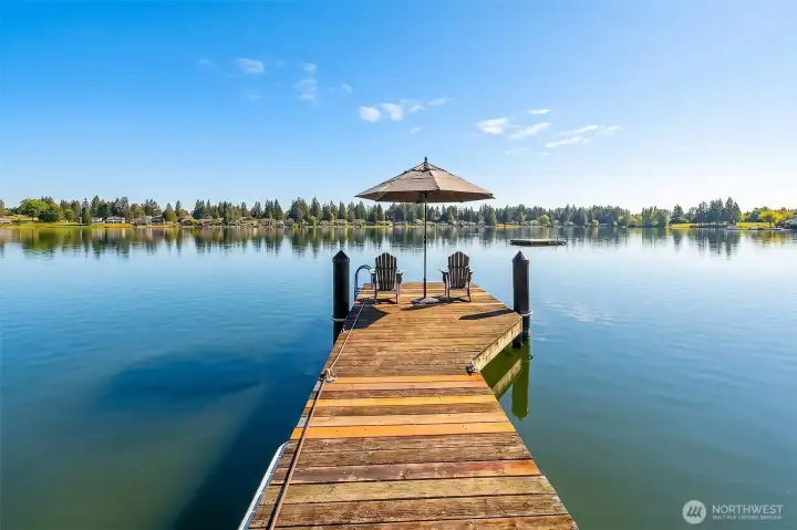 No person is an island, but you'll feel like one when you sit in these chairs. No person is an island, but you'll feel like one when you sit in these chairs.