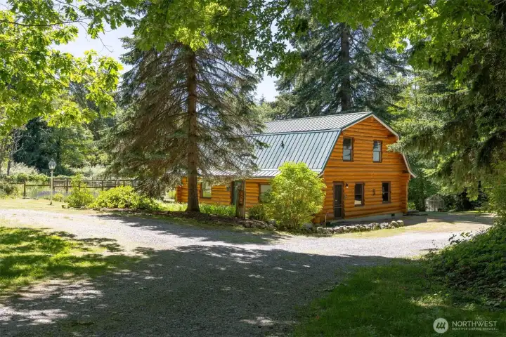 A peaceful setting that feels worlds away from the everyday. A peaceful setting that feels worlds away from the everyday.