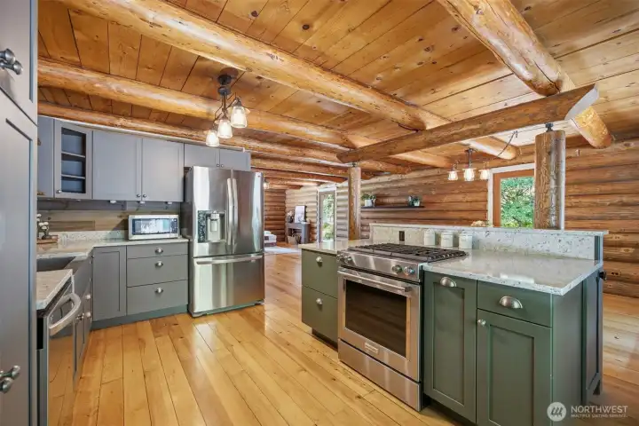 At the heart of the home the recently updated kitchen is designed to inspire culinary creativity and gathering alike. At the heart of the home the recently updated kitchen is designed to inspire culinary creativity and gathering alike.