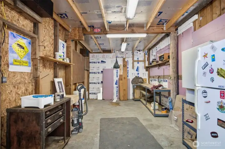 Shop space for hobbies! Shop space for hobbies!