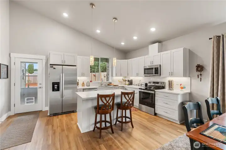 Modern Kitchen with Beautiful Finishes