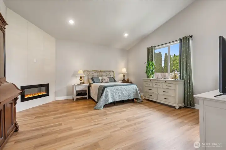 Spacious Primary Suite