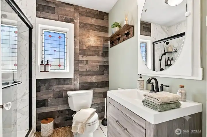 Bathroom Unstaged