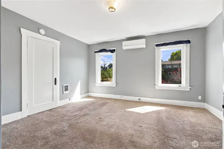 2nd Bedroom Unstaged