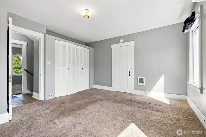 2nd Bedroom Unstaged
