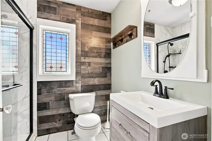Bathroom Unstaged