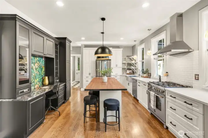 A Kitchen built for the Chef!