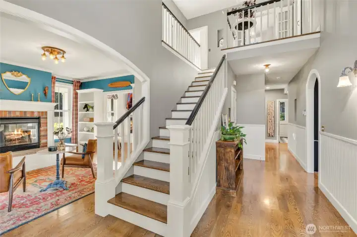 Oak Hardwood Floors, Wainscoting, Thoughtfully Chosen Lighting....