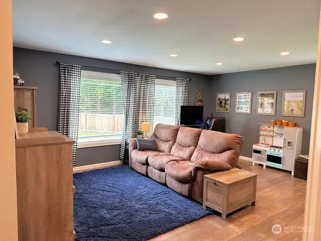 Large recreation / entertainment room is just off the entry area!