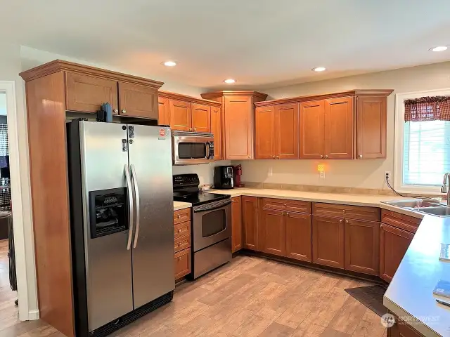 Very large kitchen with plenty of room for more than one cook.