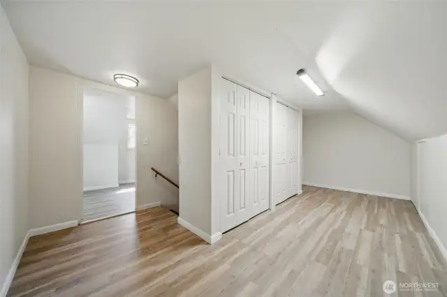 Bonus room w closet