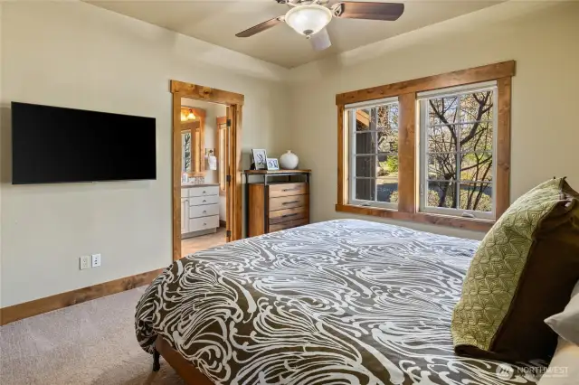2nd ensuite bedroom
