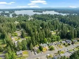 Lake Tapps in background