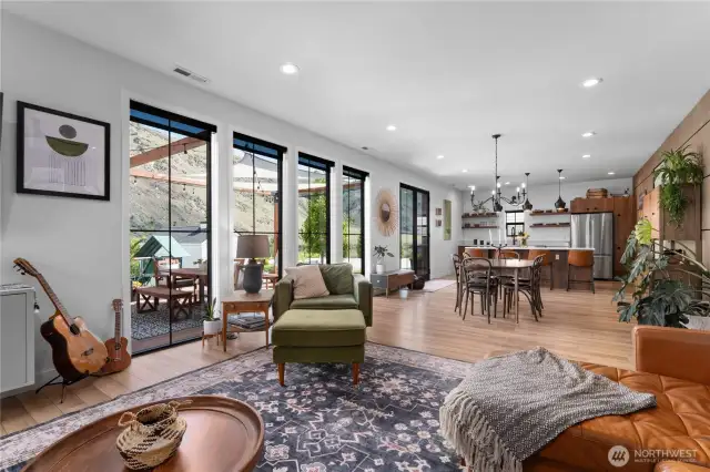8 ft windows in the open concept living/dining area