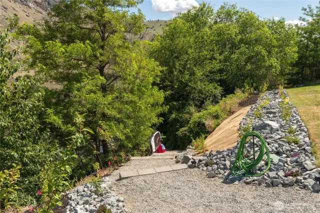 Shoreline access trail
