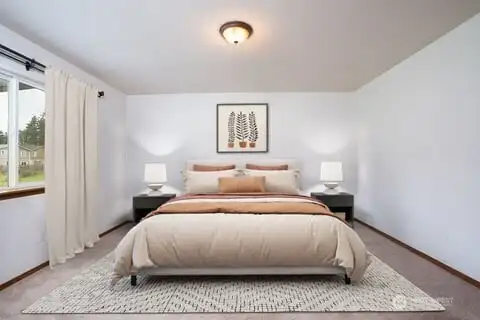 With virtual staging the primary bedroom might look something like this…