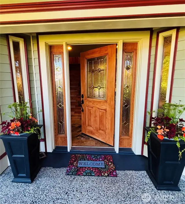 Welcome into the warmth of reclaimed Douglas Fir accents with craftmanship of old world charm.