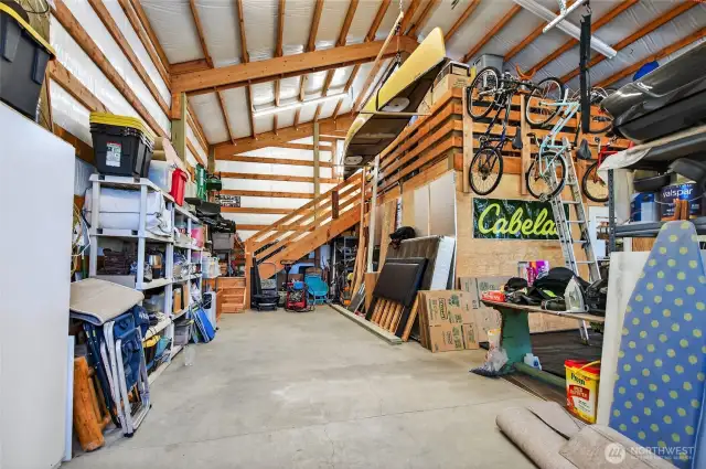 Insulated shop with loft. Home Gym or RV / boat space  with 12 ft bay door and 10 ft bay door access.