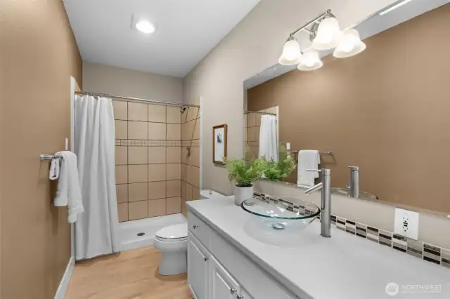 mainfloor bathroom