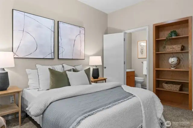 2nd bedroom w/ ensuite