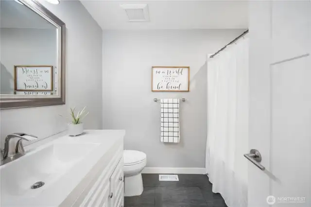 Main level bath