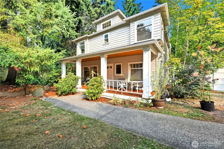 Unique and traditional James Craft-built, one-owner home in the Heart of Houghton. This sweet home is tucked away on its own private entry lane. Birdsong surrounds you!