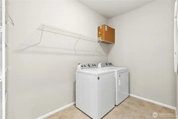 LARGE Laundry room WITH washer/dryer that stays!
