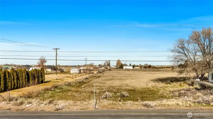 Left side of the property from Maple Dr.