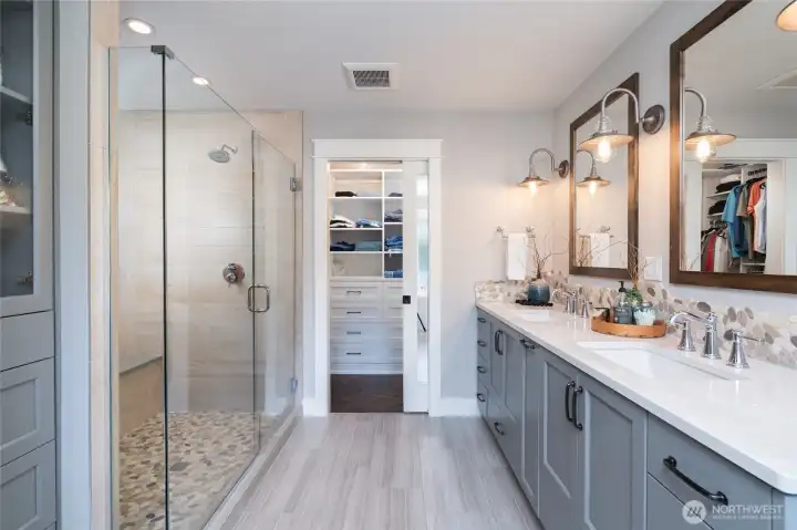 Luxurious ensuite with heated floors