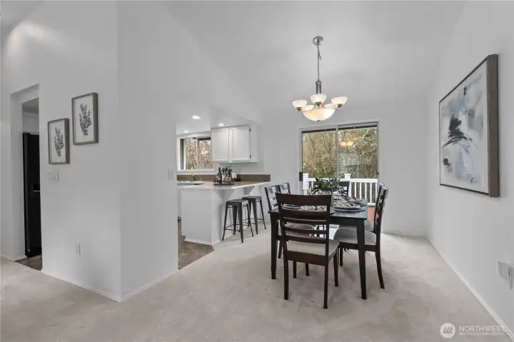 Nice size dining room.