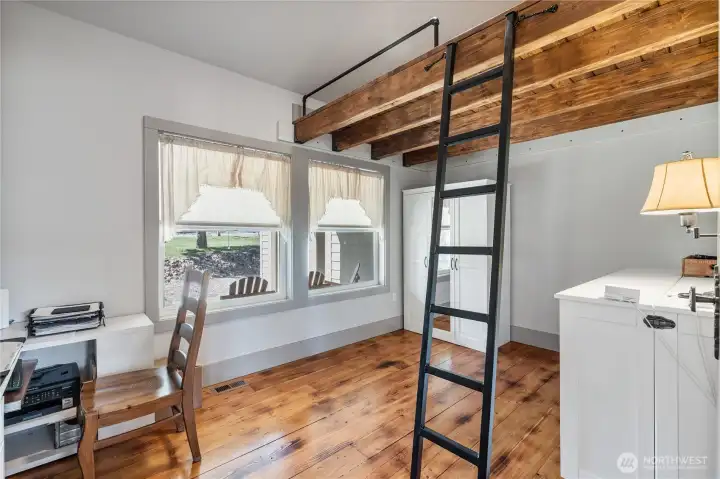 3rd bedroom with loft