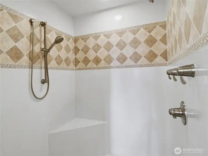 Large Primary double-shower