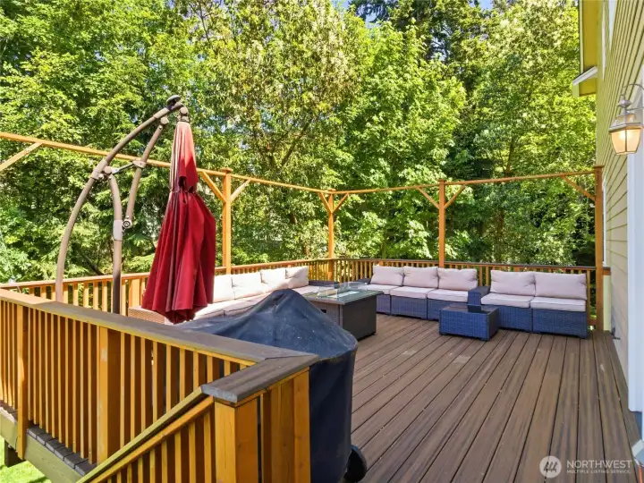 Large Deck off the Kitchen