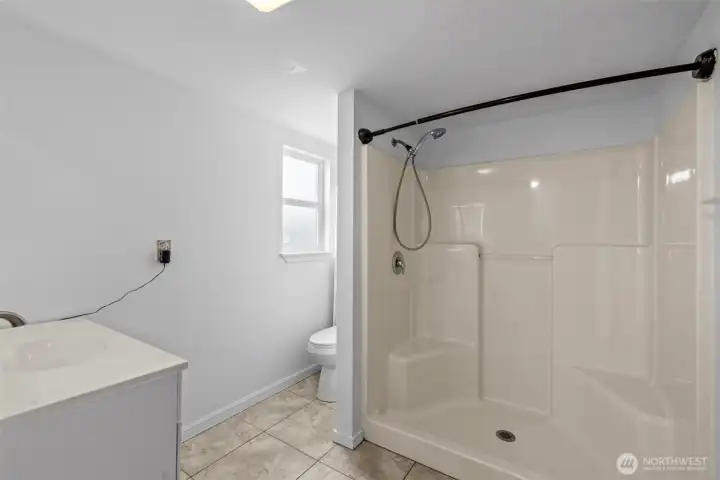 Main level bath