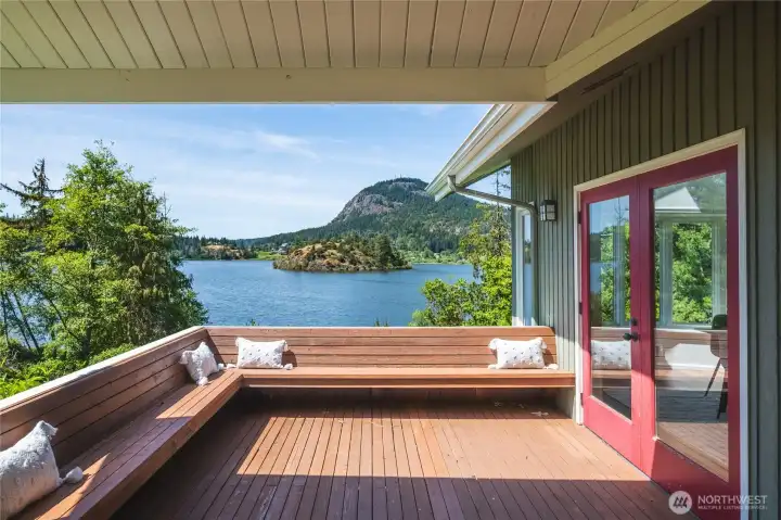 Side Entry with Covered Deck
