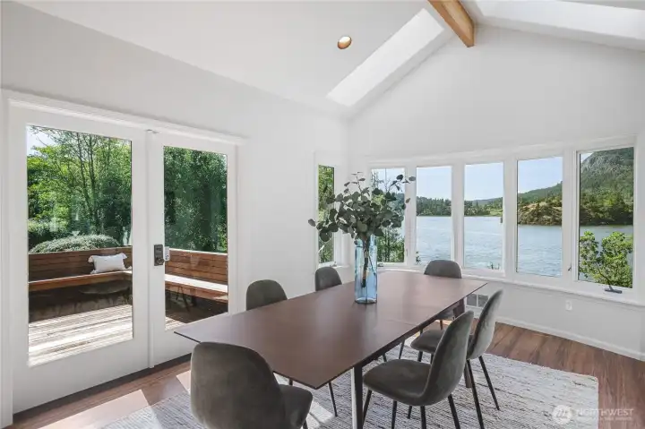 Dining/Sun Room