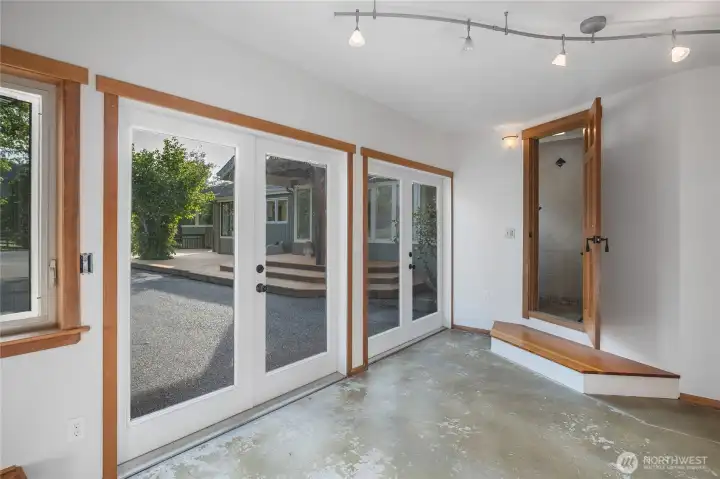 Guest Quarters With Separate Entry