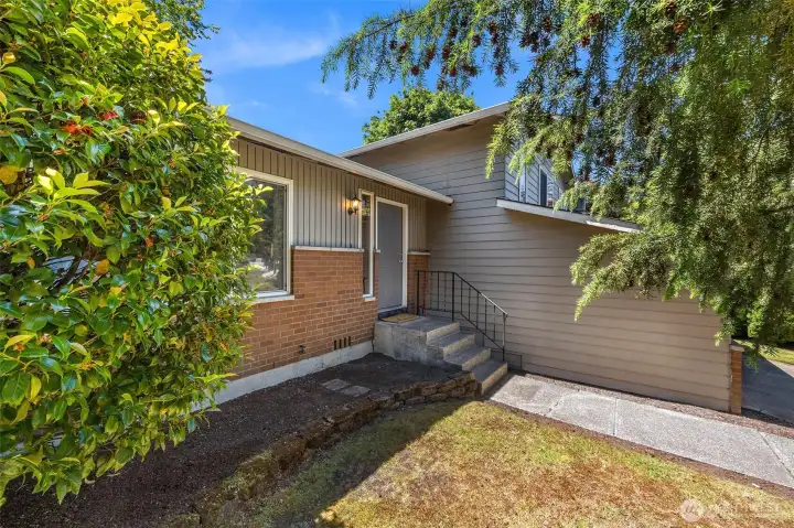 Private entry makes this home quie