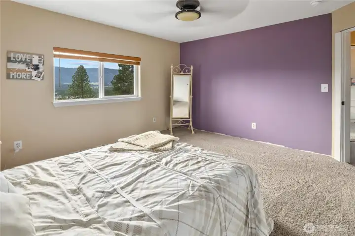 Upper bedroom Upper bedroom