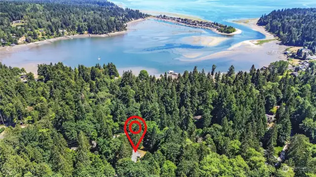 Just Off Miller Bay Road, this home is centrally located to both Bainbridge and Kingston ferries. Or Naval Base Bremerton.   ???? Submarine Base