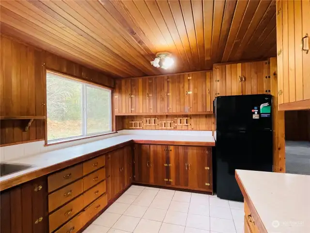 custom built kitchen cabinets