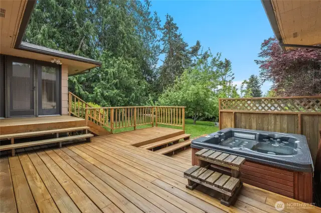 Large deck with a great hot tub.