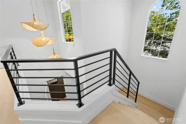 Tasteful decorative lighting throughout!