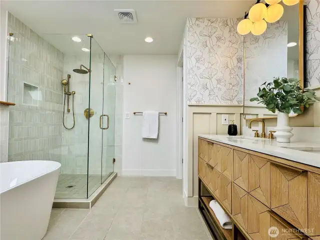 Luxurious Primary Bath with stunning features !