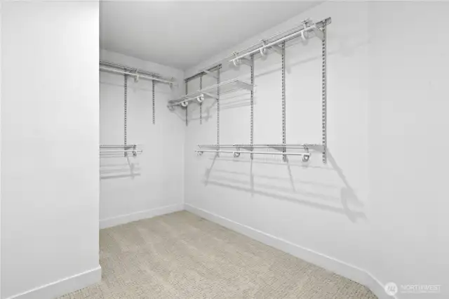 Very spacious primary...