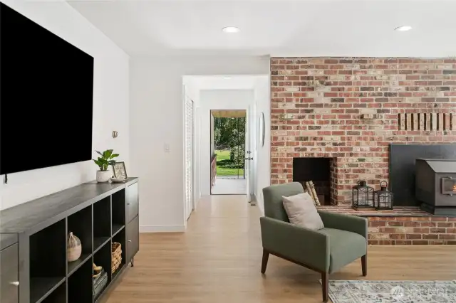 Main living to additional entry or exit into the sprawling flat 2.85 acres.